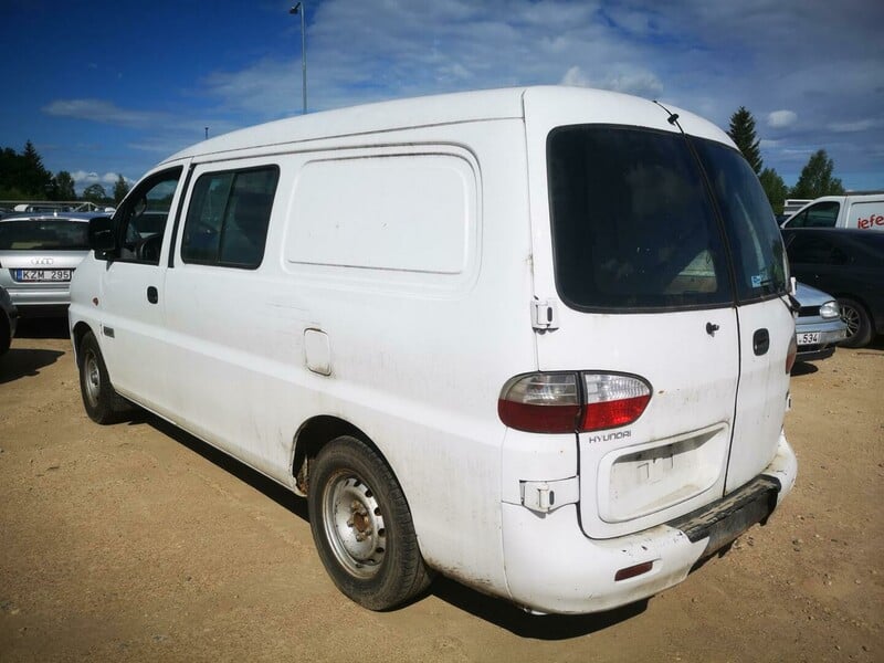 Photo 4 - Hyundai H-1 2007 y parts