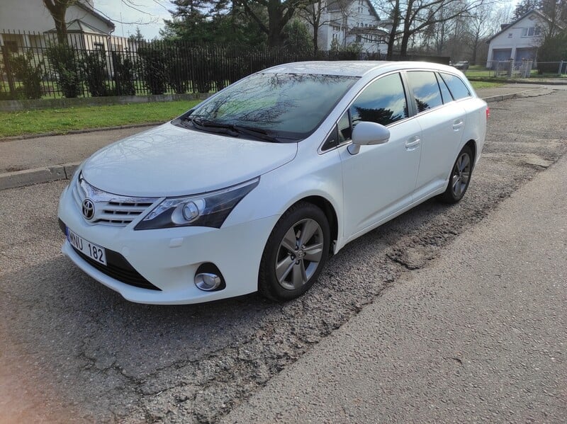 Nuotrauka 1 - Toyota Avensis 2015 m nuoma