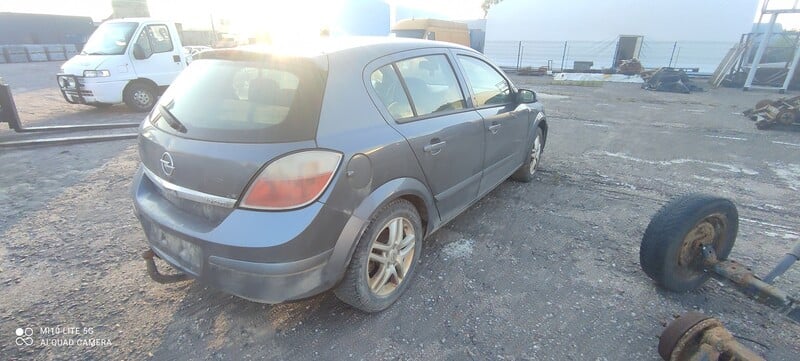 Photo 18 - Opel Astra 2005 y parts