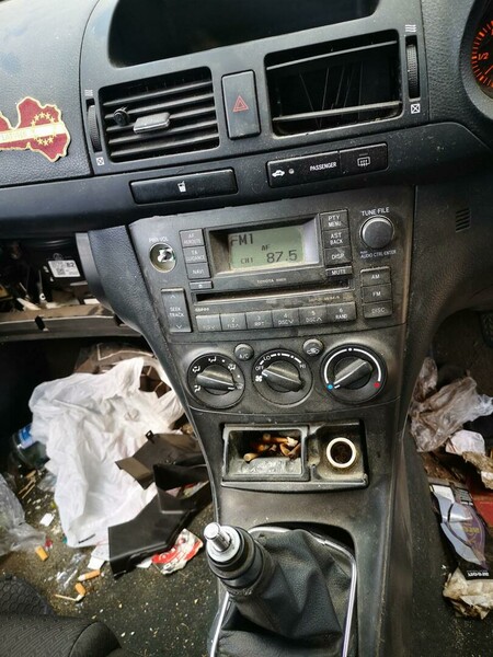 Photo 7 - Toyota Avensis 2008 y parts