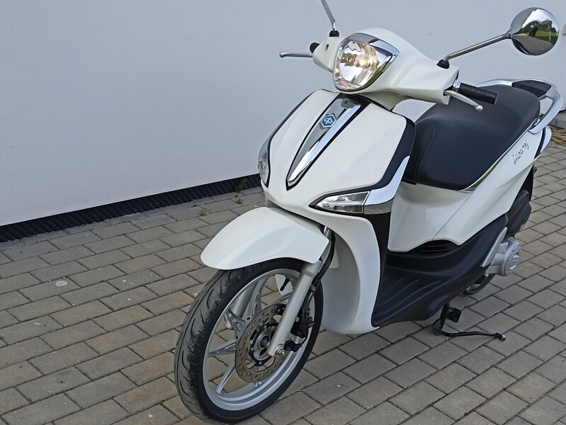 Piaggio Liberty 2017 y Scooter / moped