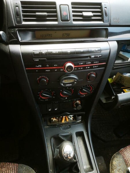 Photo 8 - Mazda 3 2003 y parts