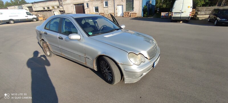 Photo 2 - Mercedes-Benz C 220 2000 y parts