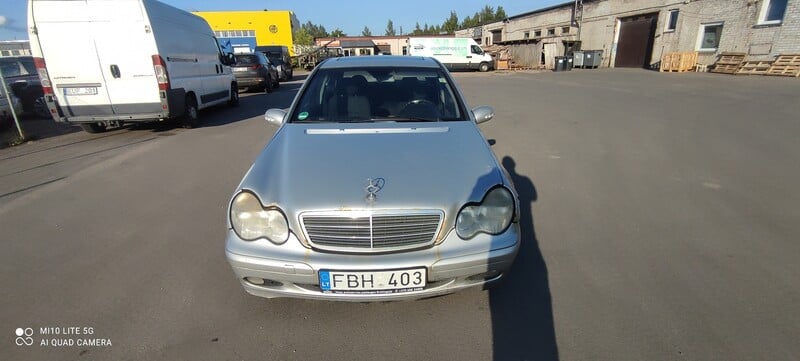 Photo 3 - Mercedes-Benz C 220 2000 y parts