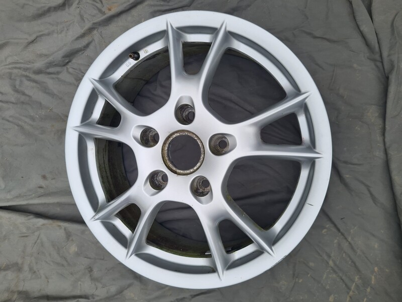 Photo 7 - Porsche Boxster light alloy R17 rims