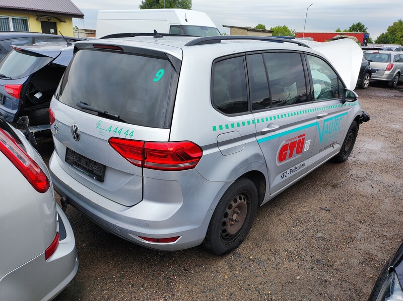 Volkswagen Touran 2017 m dalys