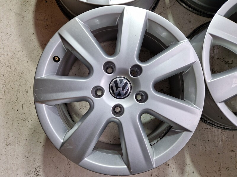Photo 3 - Volkswagen Touareg R17 light alloy rims