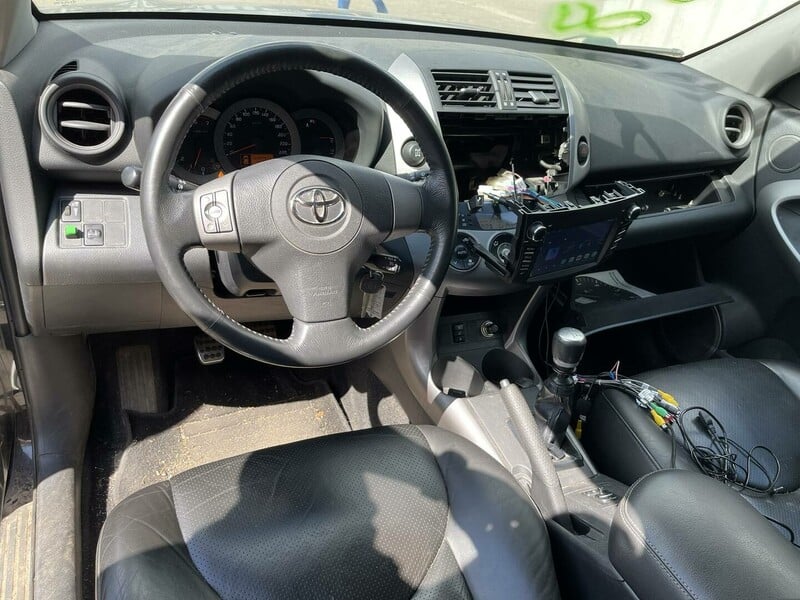 Photo 10 - Toyota Rav4 III 2006 y parts