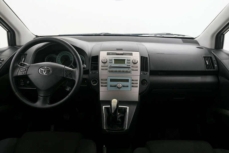 Фотография 5 - Toyota Corolla Verso 2005 г Минивэн