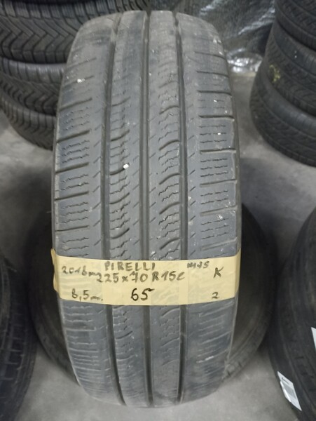 Pirelli R15C universal tyres minivans