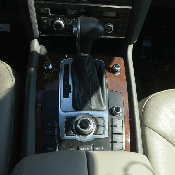 Nuotrauka 18 - Audi Q7 2013 m dalys
