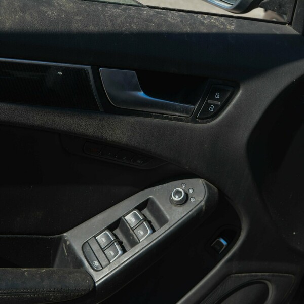Photo 17 - Audi A4 2013 y parts