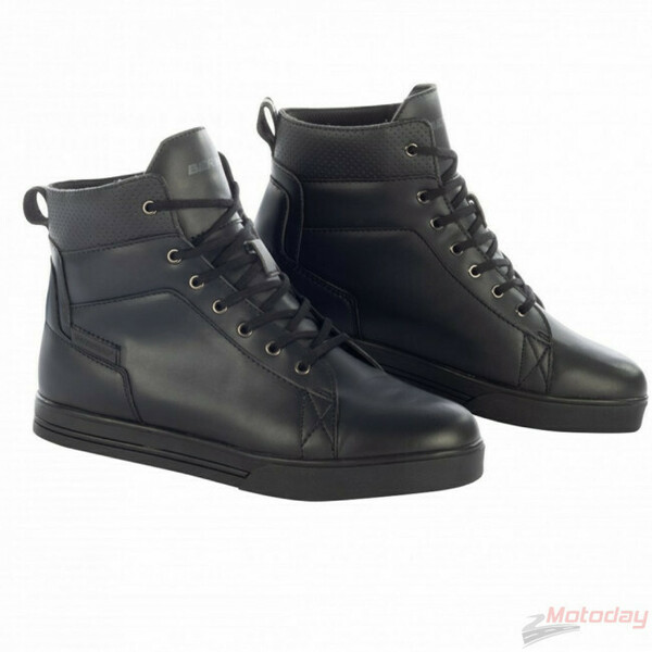Photo 2 - Boots Bering Indy