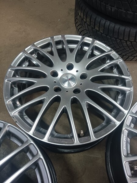 Photo 4 - R17 light alloy rims