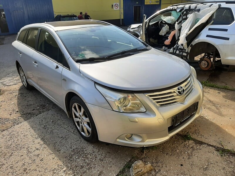 Photo 2 - Toyota Avensis III 2010 y parts