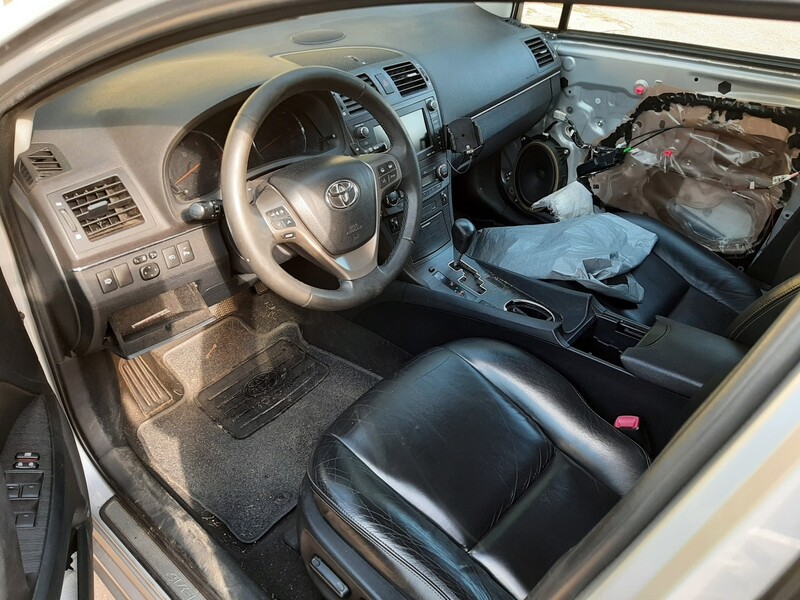 Photo 6 - Toyota Avensis III 2010 y parts