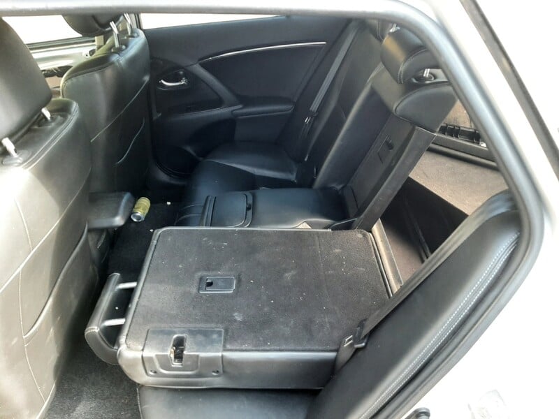 Photo 8 - Toyota Avensis III 2010 y parts