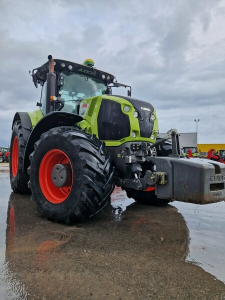 Claas Axion 850 2016 y Tractor