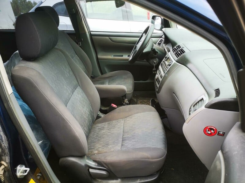 Nuotrauka 8 - Toyota Avensis Verso 2002 m dalys