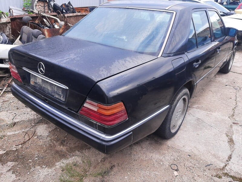 Фотография 2 - Mercedes-Benz E 124 1995 г запчясти