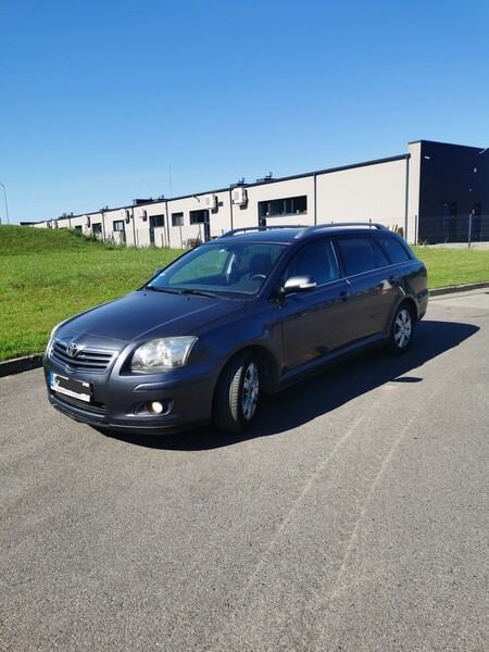 Toyota Avensis 2008 y rent