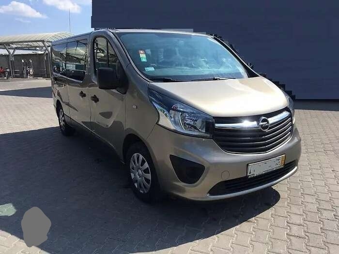Opel Vivaro 2017 y Minibus rent