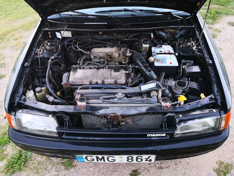 Фотография 2 - Mazda 323 1993 г Хэтчбек