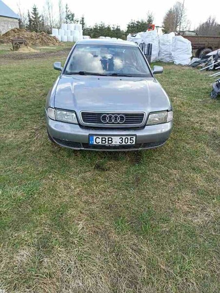 Photo 2 - Audi A4 1995 y parts