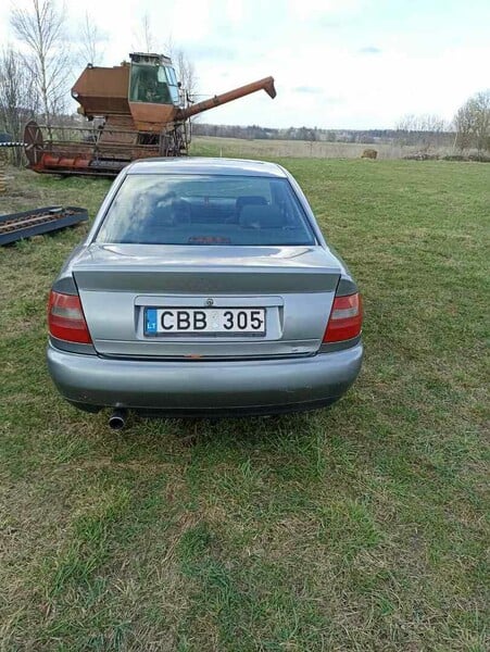 Photo 4 - Audi A4 1995 y parts