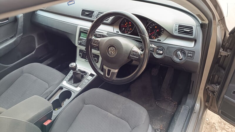 Photo 5 - Volkswagen Passat B7 2011 y parts