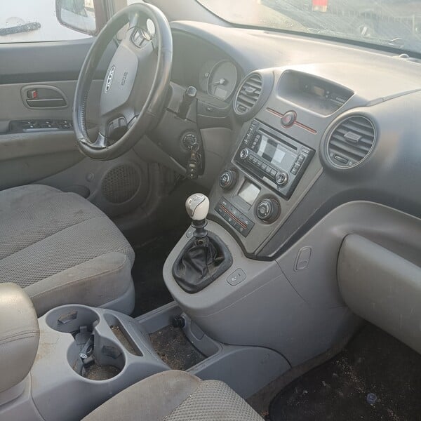 Photo 4 - Kia Carens 2008 y parts