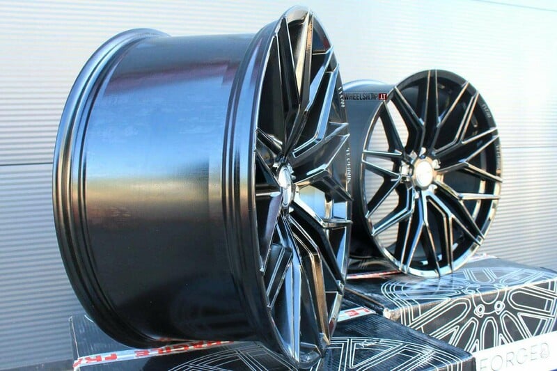 Photo 7 - RIVIERA RF101 Black Concave FlowForm light alloy R21 rims