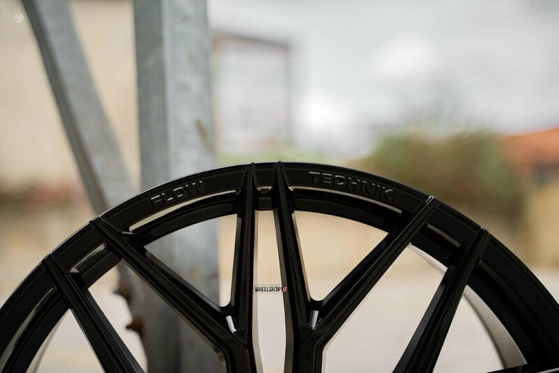 Photo 8 - RIVIERA RF101 Black Concave FlowForm light alloy R21 rims