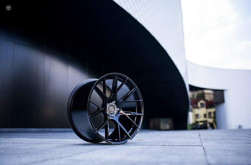 Photo 4 - JR42 Black FlowFormed rims