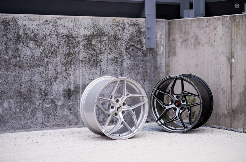 Photo 19 - Japan Racing JR35 Silver light alloy R19 rims