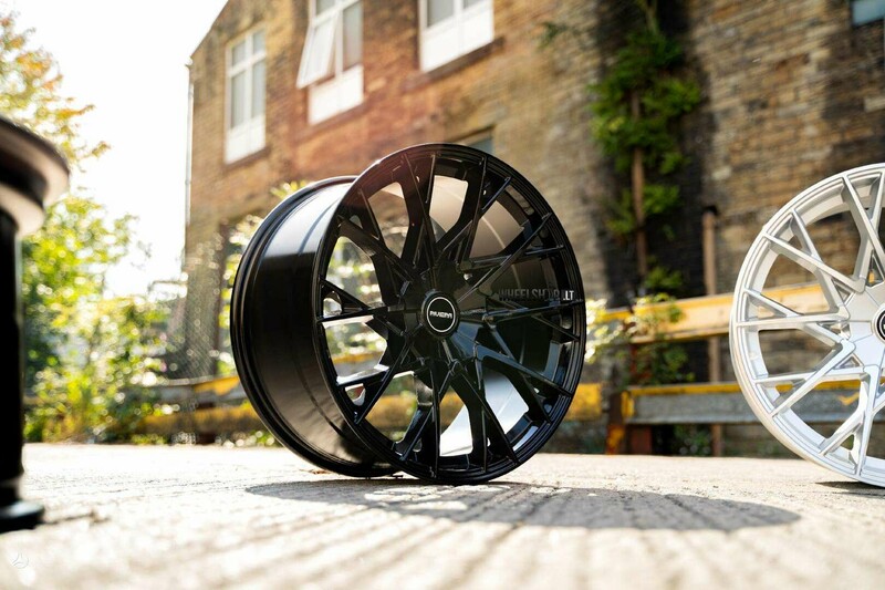 Photo 3 - RV197 Gloss Black rims