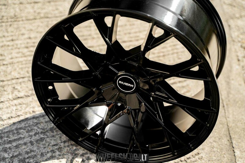 Photo 5 - RV197 Gloss Black rims