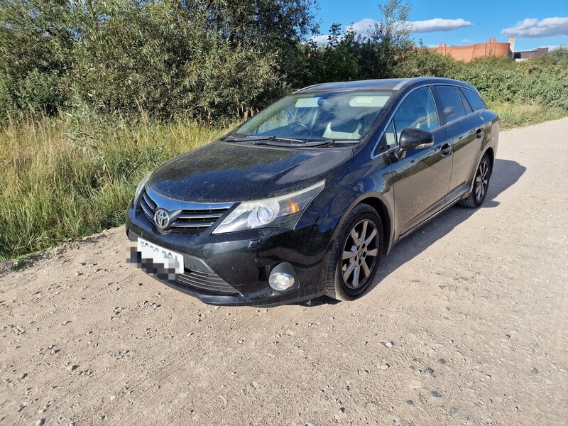 Photo 2 - Toyota Avensis 2012 y parts