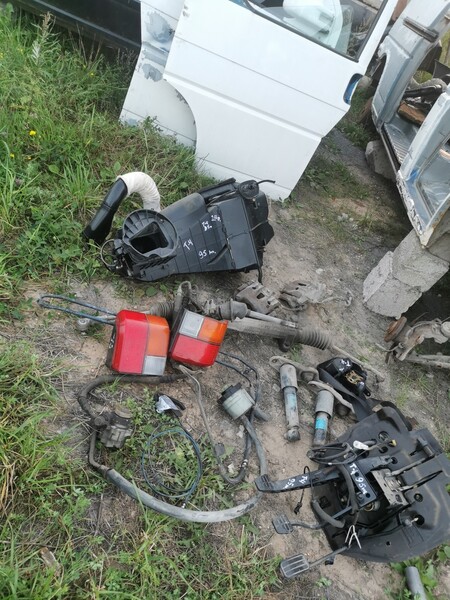 Photo 13 - Volkswagen Caravelle 1996 y parts