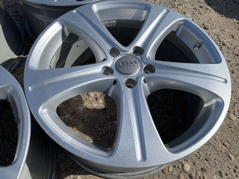 Photo 2 - Audi Siunciam, ET43 light alloy R18 rims