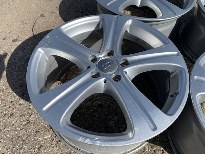 Photo 3 - Audi Siunciam, ET43 light alloy R18 rims