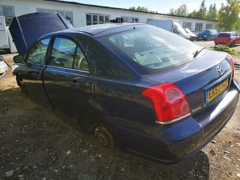 Photo 5 - Toyota Avensis 2004 y parts