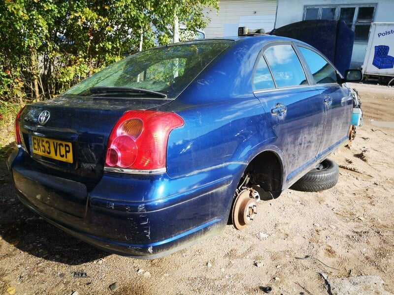 Photo 7 - Toyota Avensis 2004 y parts