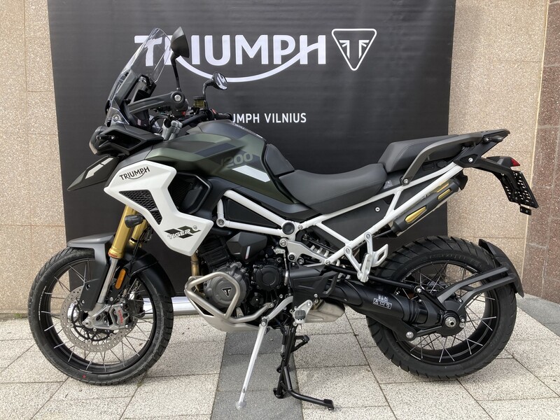 Triumph Tiger 2023 y Enduro motorcycle