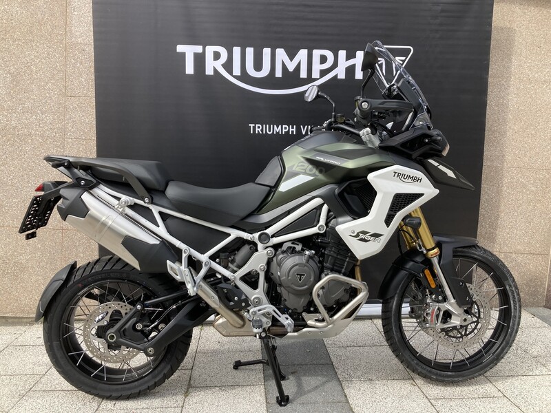 Photo 2 - Triumph Tiger 2024 y Enduro motorcycle