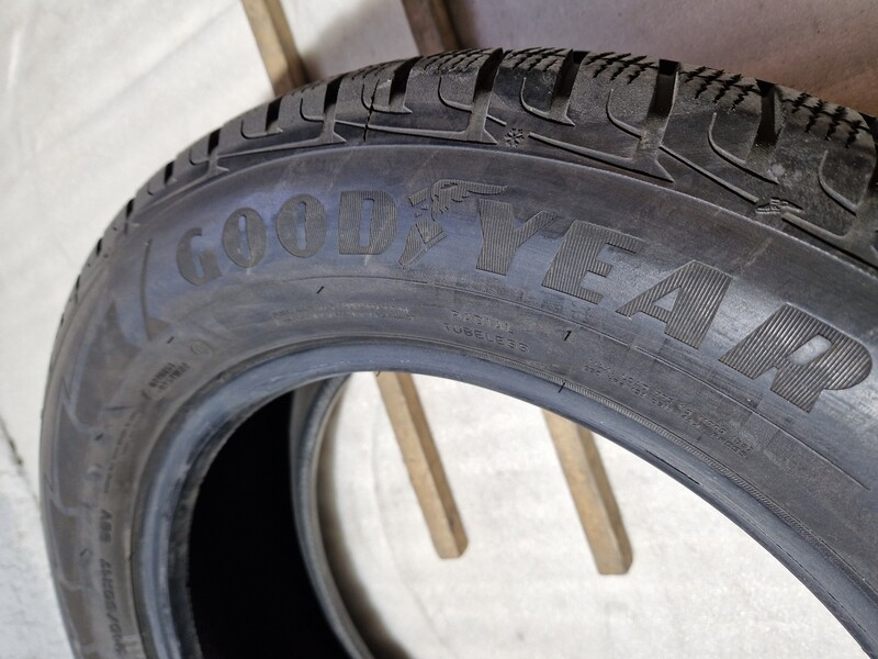 Photo 8 - Goodyear 5mm R17 winter tyres passanger car