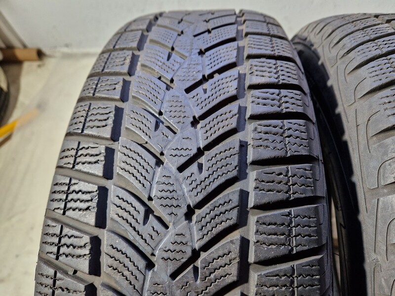 Photo 2 - Goodyear 5mm R17 winter tyres passanger car