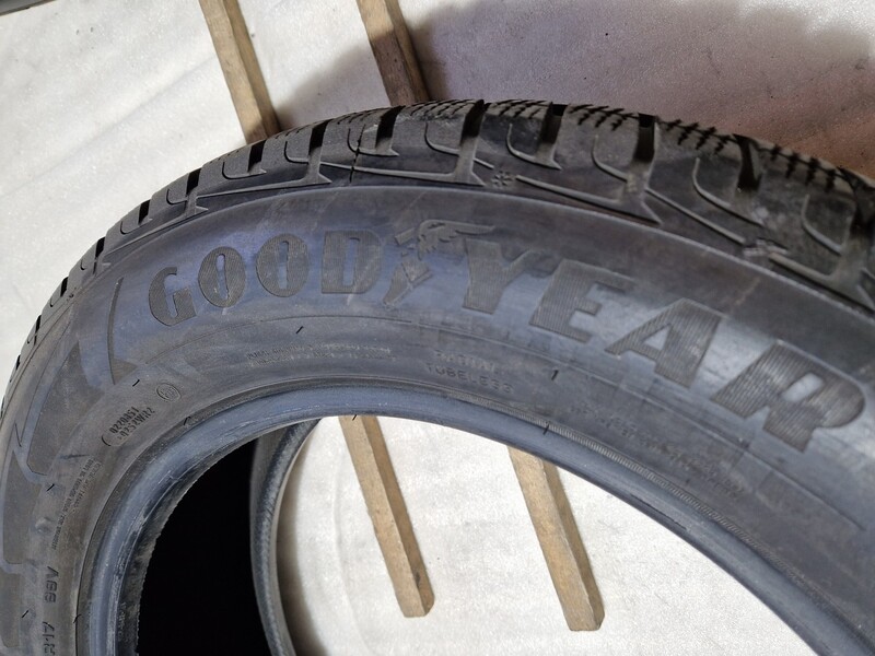 Photo 7 - Goodyear 5mm R17 winter tyres passanger car