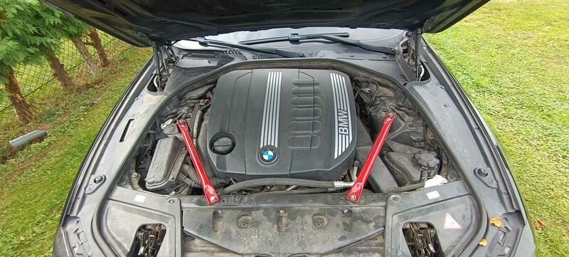 Photo 3 - Bmw 530 2011 y parts