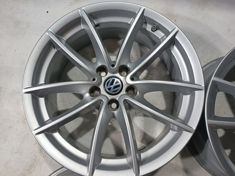 Photo 5 - Volkswagen Tiguan Tiguan light alloy R18 rims